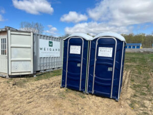 Construction portable restroom rental in Fort Wayne, IN with Summit City Rental. 